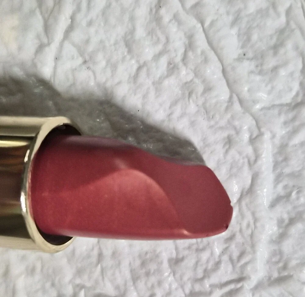 L'Oréal Colour Riche Les Nus Intense Lipstick in the shade 176 Nu Irreverent